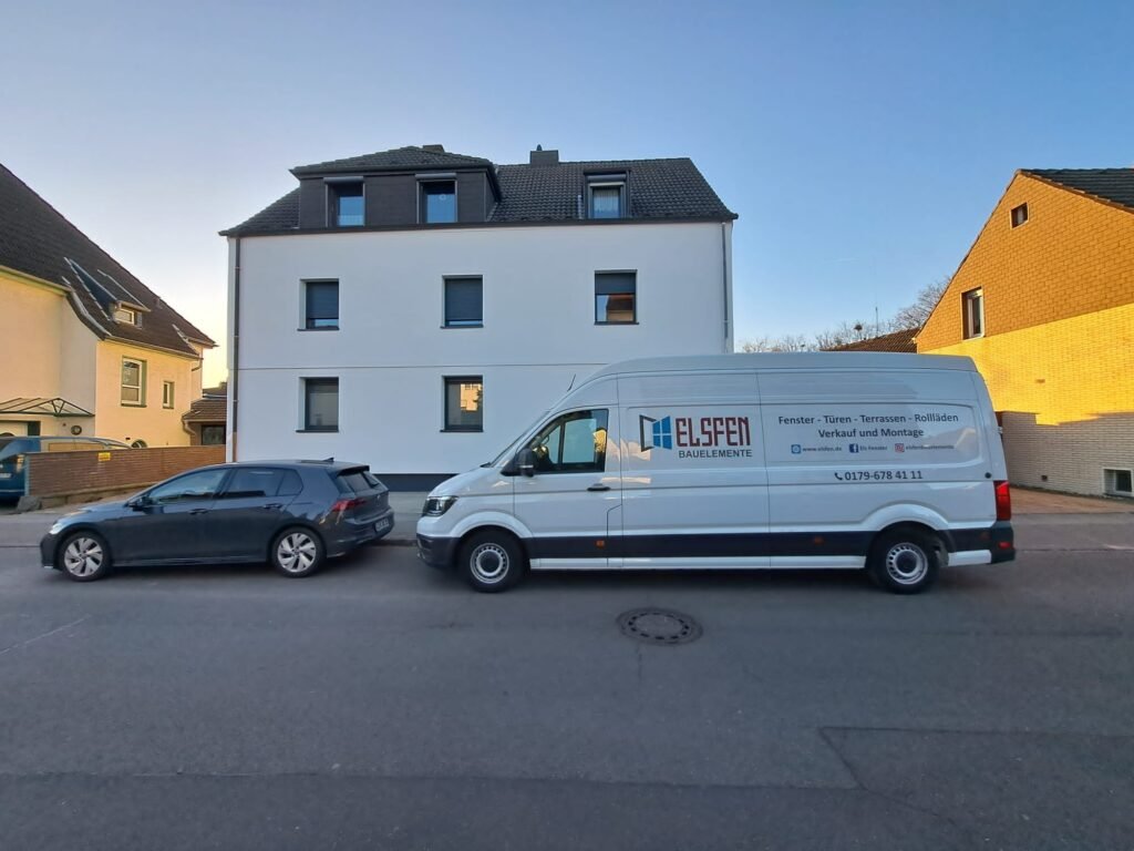 Elsfen Bauelemente Lieferfahrzeug in Leverkusen Fenster Türen Rolläden Montage Service
