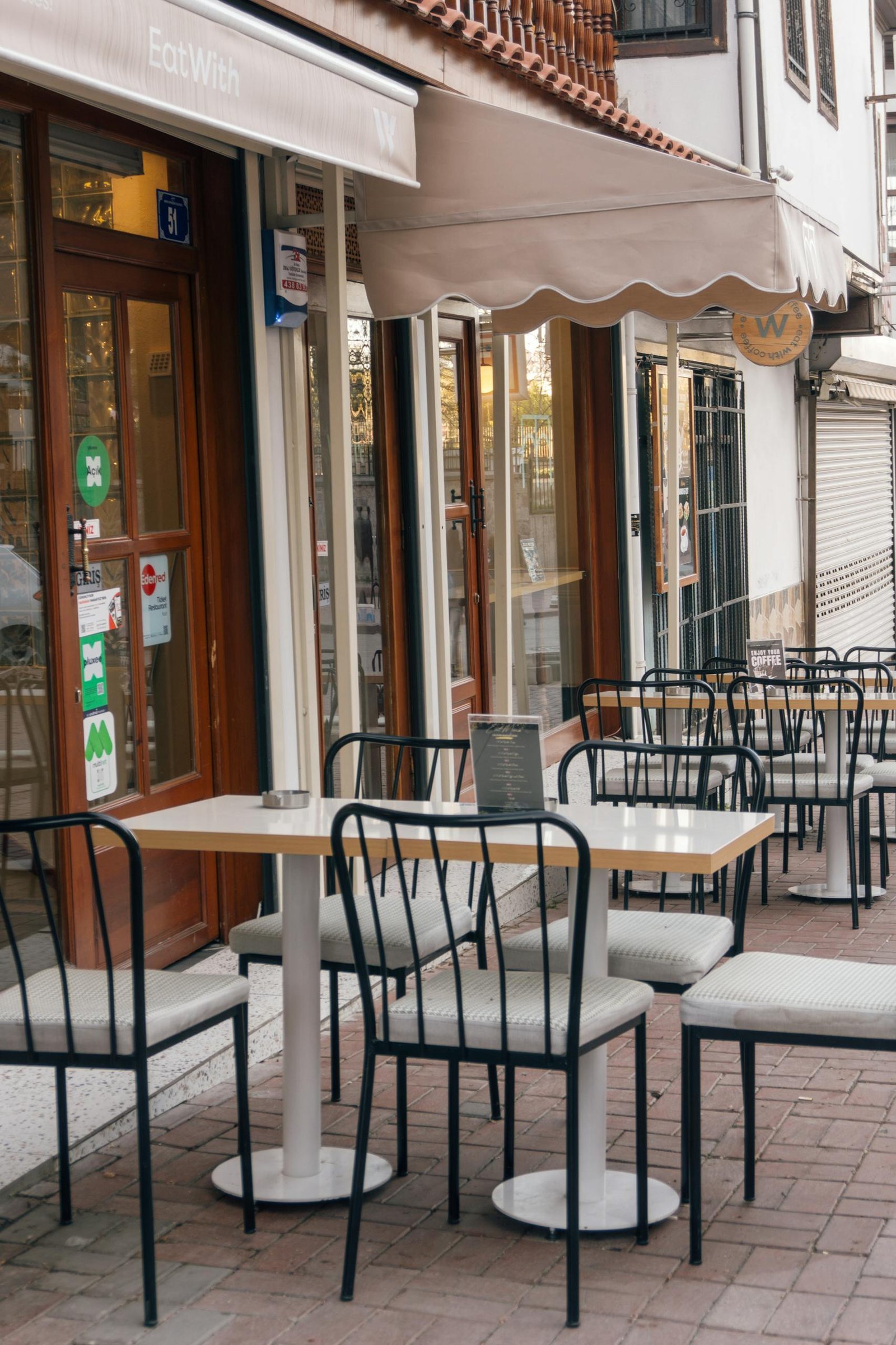 Ausziehbare Markise für Terrasse und Balkon – Elsfen Bauelemente