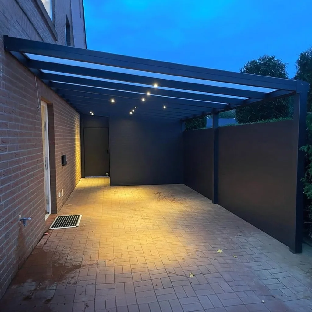 Aluminium-Carport in Anthrazit mit LED und Sichtschutz in Köln