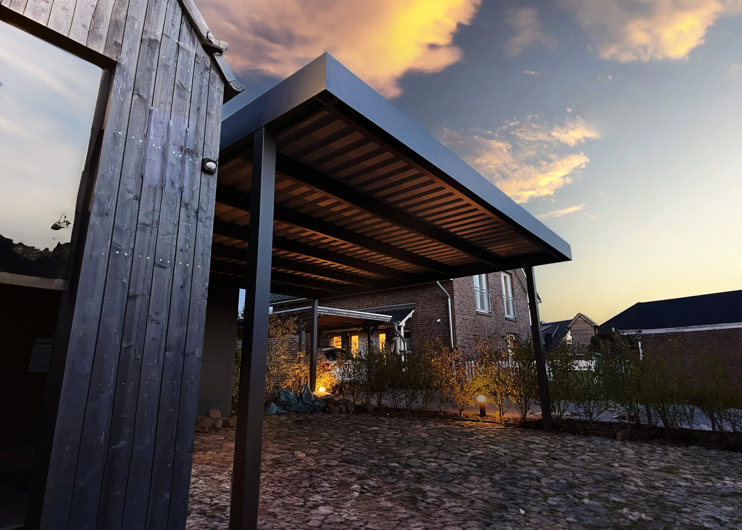 Moderner Aluminium-Carport in Anthrazit in Leverkusen
