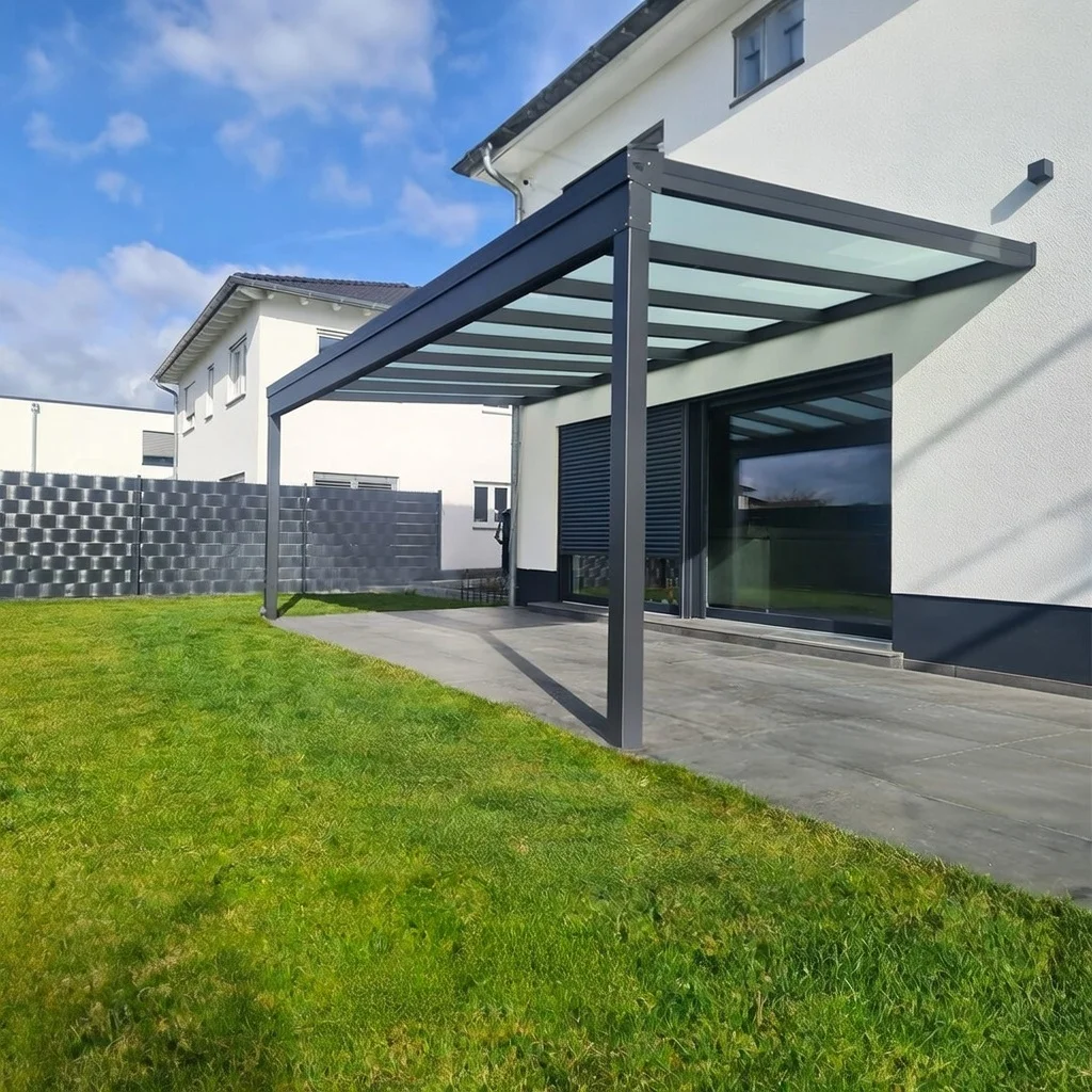 Aluminium Terrassenüberdachung Anthrazit Glas Rasen Leichlingen – Elsfen Bauelemente