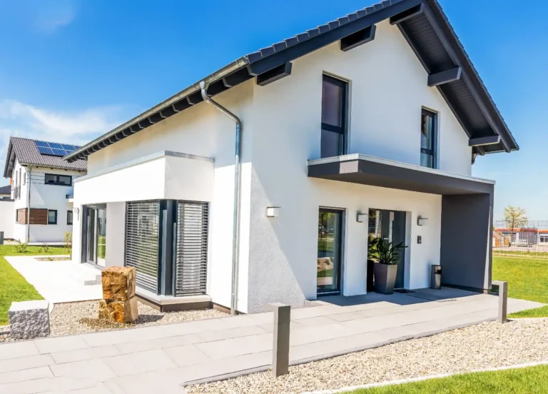 Energieeffiziente Fenster und moderne Haustüren von Elsfen Bauelemente in Leverkusen